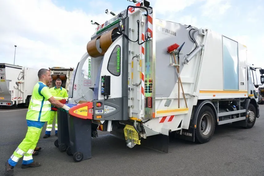 Conteneur pour la collecte des déchets et des matières recyclables